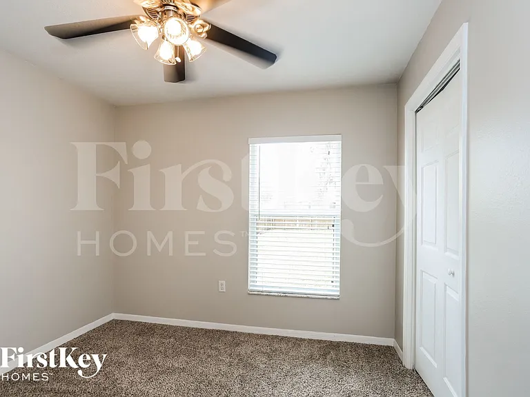 10709 Deepbrook Dr — Photo 15