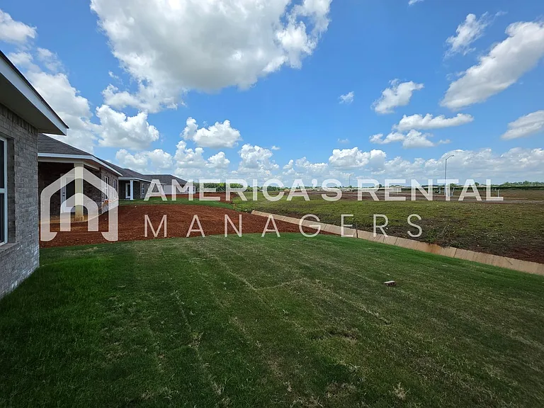177 Keller Dr — Photo 48