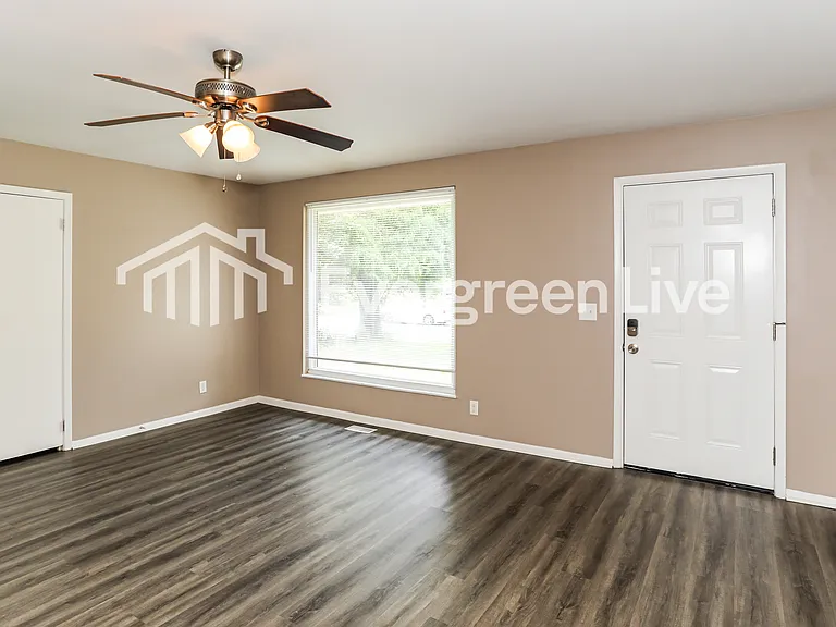 10728 Valiant Dr — Photo 3