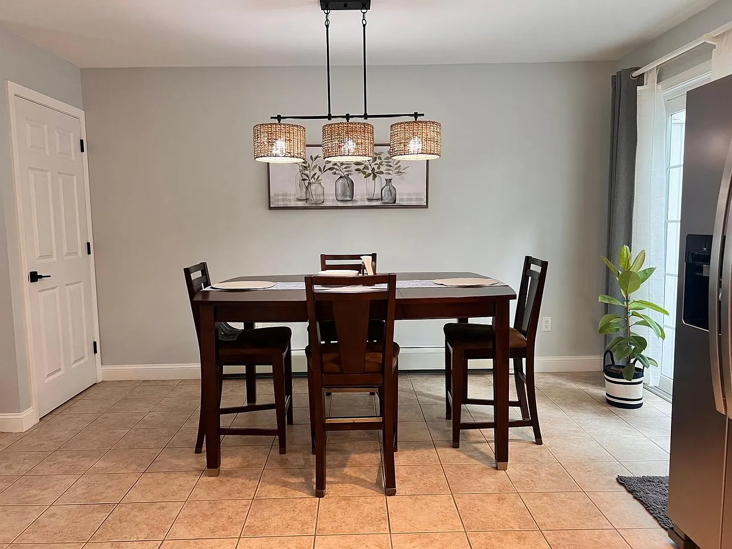 Fully Furnished | Spacious 2-Bedroom End-Unit Townhouse | Walk-In Closet | Private Outdoor Space — Photo 3