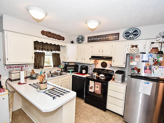 5th image of 211 Martin Dr