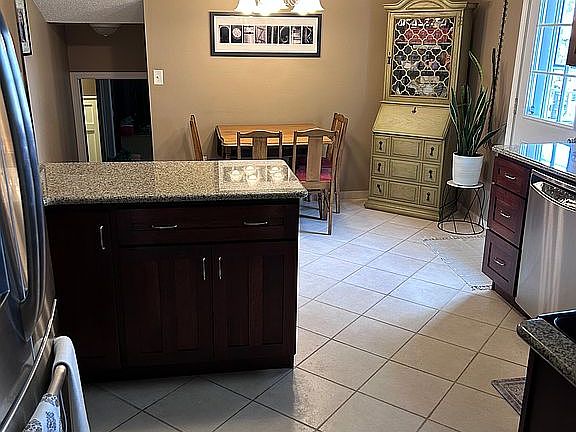 4th image of 310 Virginia Dr