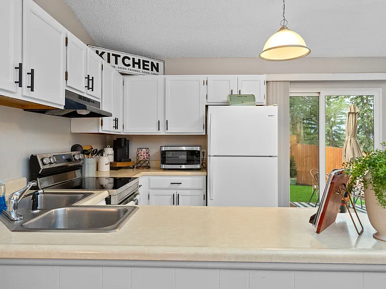 3715 N Hancock Ave — Photo 16