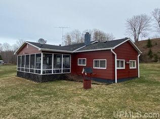 13264 Shore Dr, Lanse, MI 49946