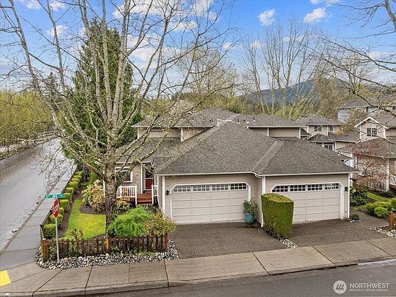 2nd image of 870 5th Avenue NW