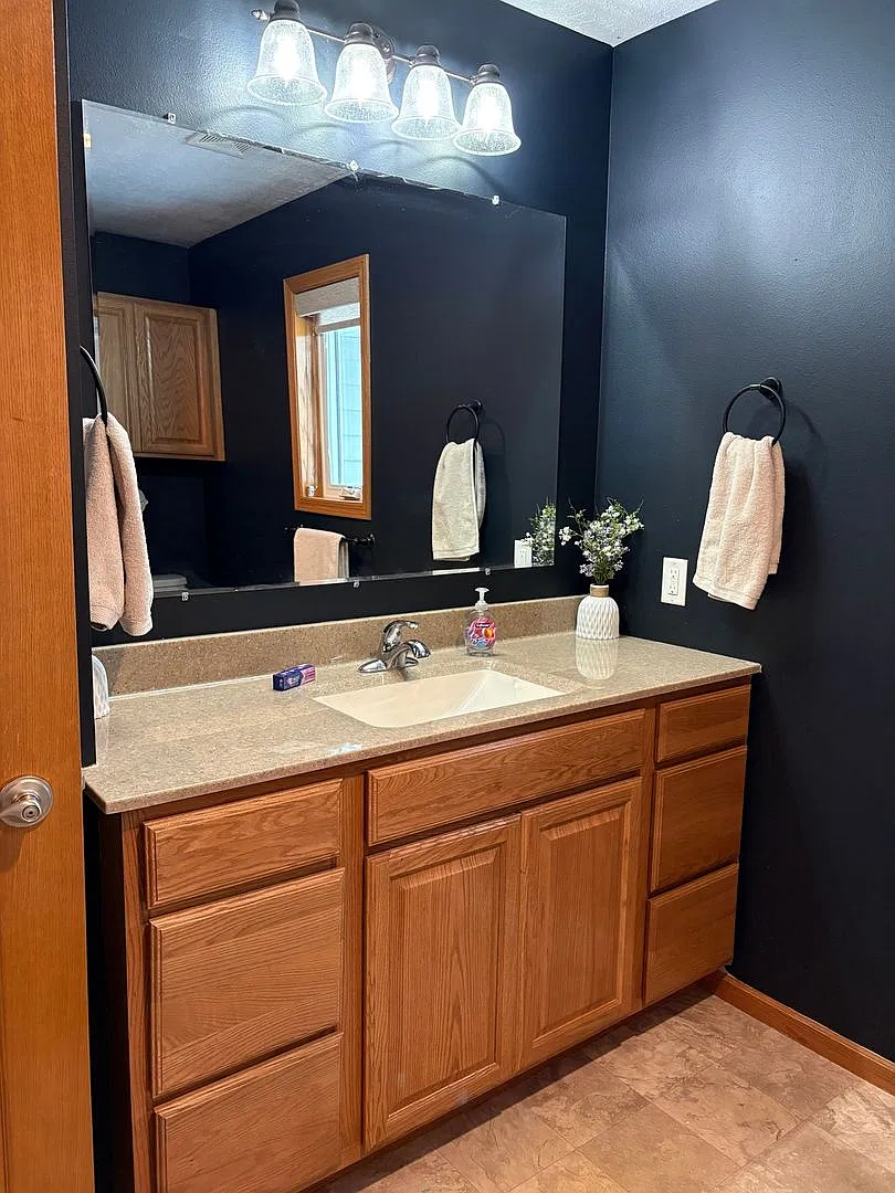 Charming 2BR House in Elk Point — Photo 3