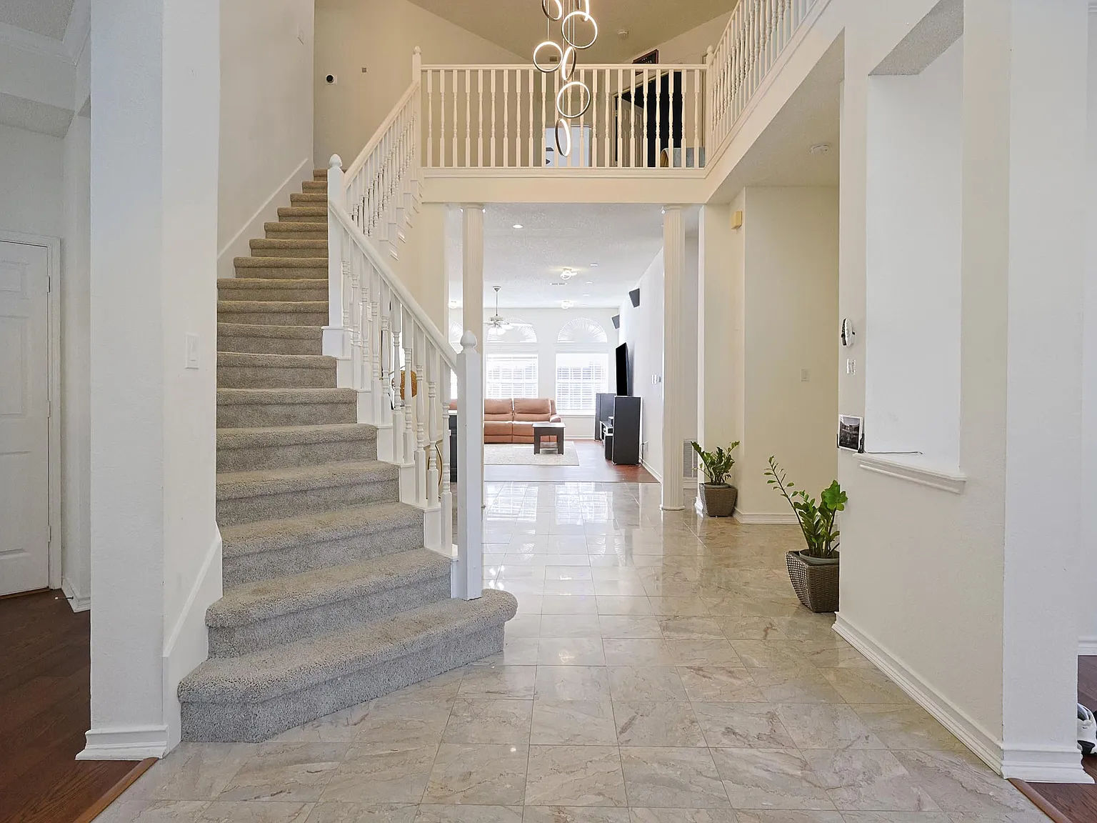 5 bed, 3983 sqft, $3,875 — Photo 1