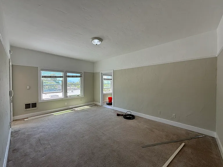 2451 Le Conte — Photo 27