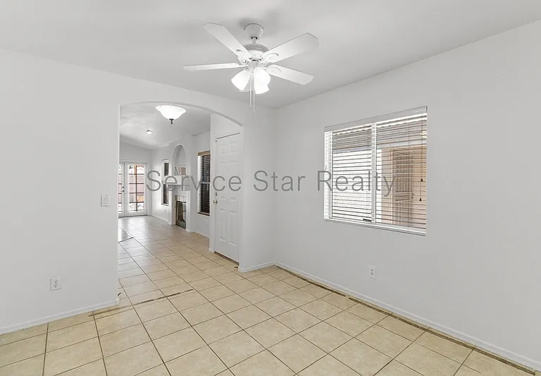 3039 E Hononegh Dr — Photo 8
