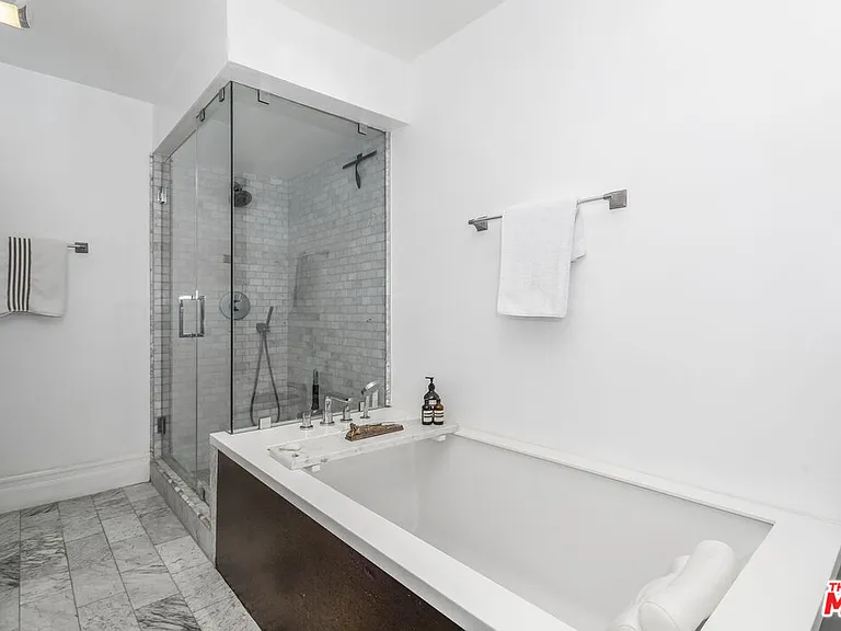 1100 Alta Loma Rd #608 — Photo 18