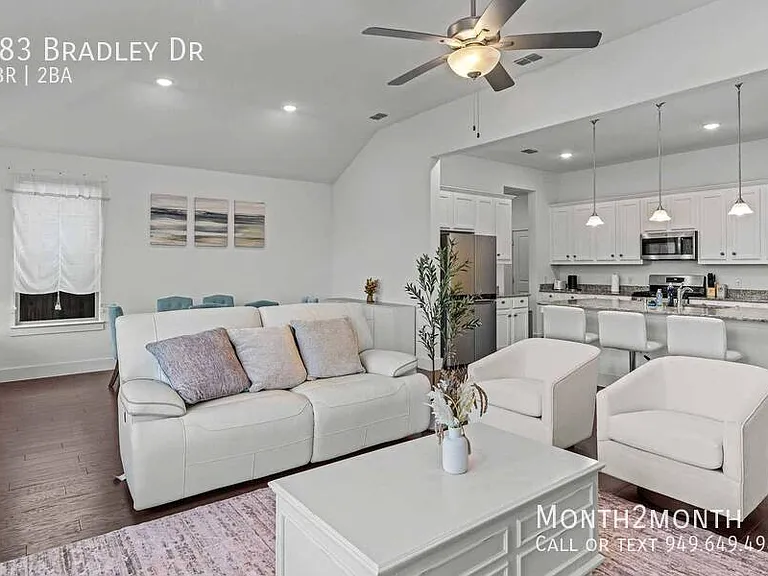 583 Bradley Dr — Photo 3