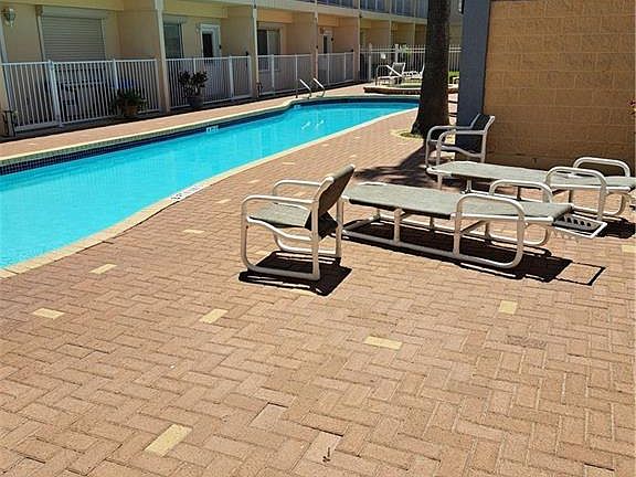 4th image of 3101 Gulf Blvd #16