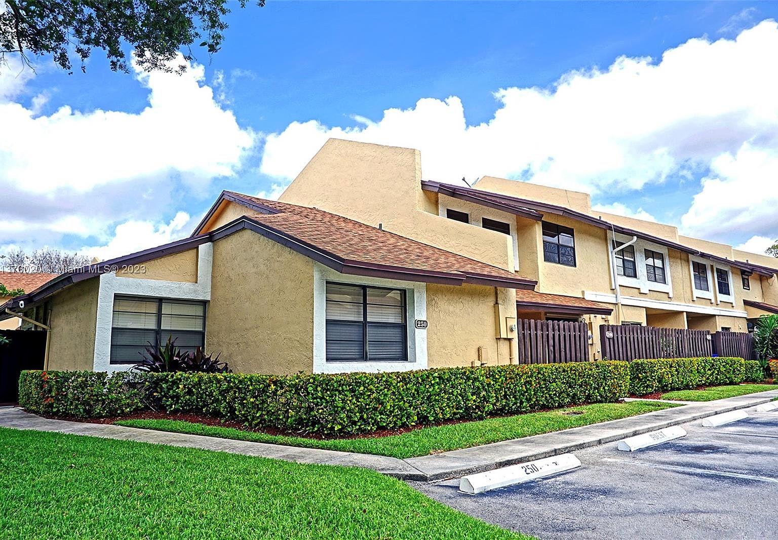 250 SW 97th Ave, Pembroke Pines, FL 33025 Zillow