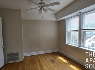 3054 W Berteau Ave #3, Chicago, IL 60618
