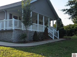 99 Paradise Ln, Metropolis, IL 62960
