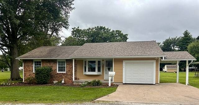 1st image of 706 Oak Dr