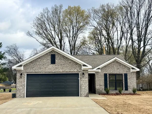 1101 Ford Ave, Muscle Shoals, AL 35661