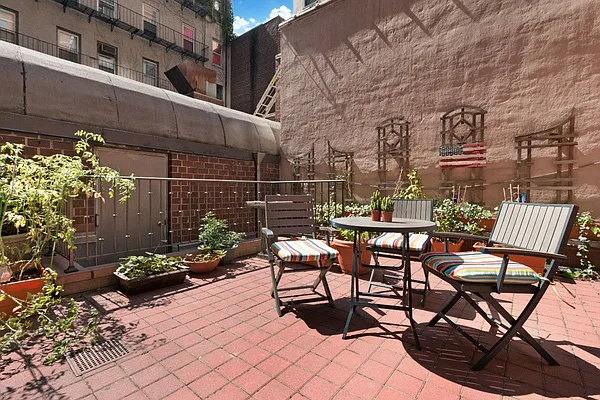 Sold by Level Group | media 11