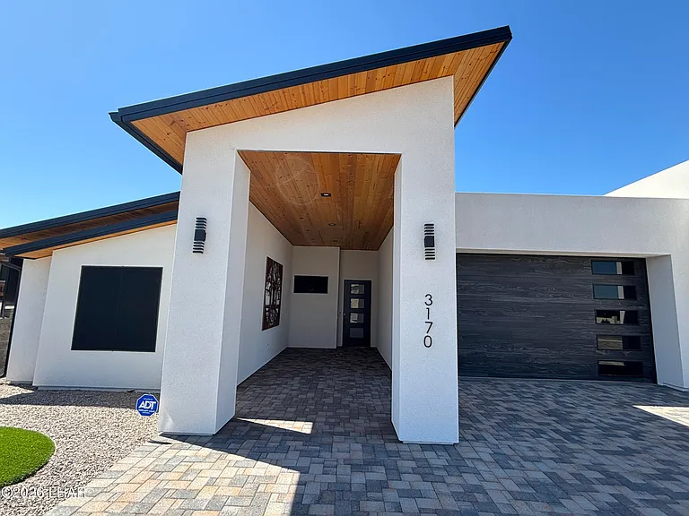 3170 Chemehuevi Blvd — Photo 2