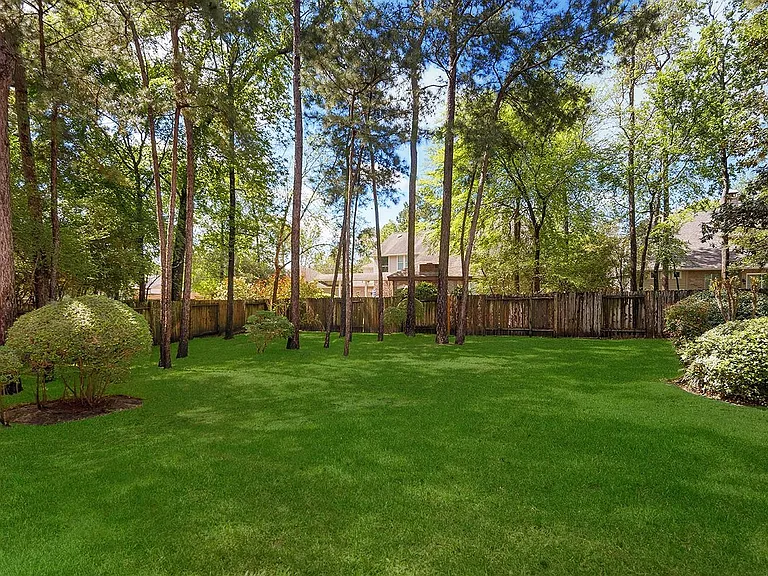 11 N Lansdowne Cir — Photo 36