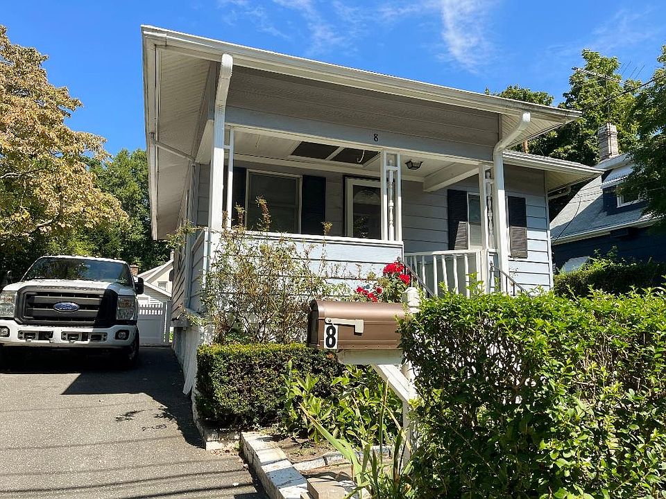 1st image of 8 Littleworth Ln