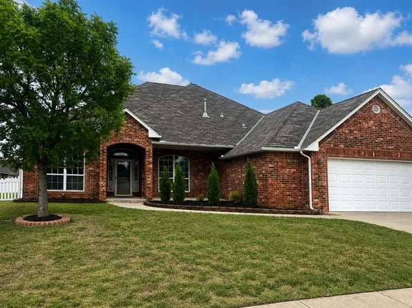 16700 Brewster Ln, Edmond, OK 73012