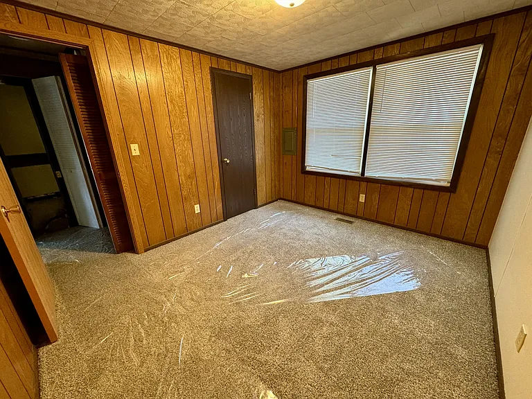 321 W Smith St — Photo 10