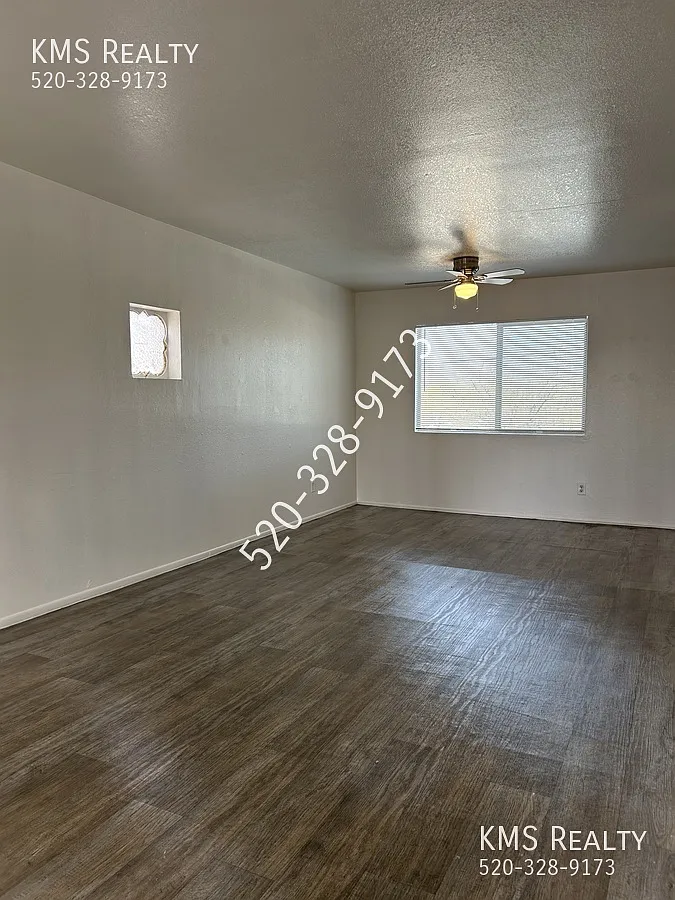 2 Beds / 1 Bath - Owner / Agent — Photo 2