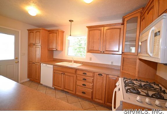 5th image of 2346 Williams St