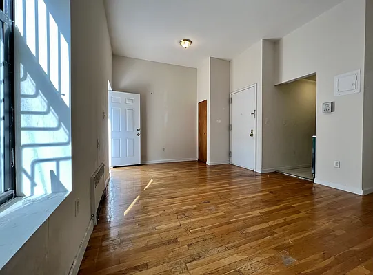 Rented by Bohemia Realty Group | media 14