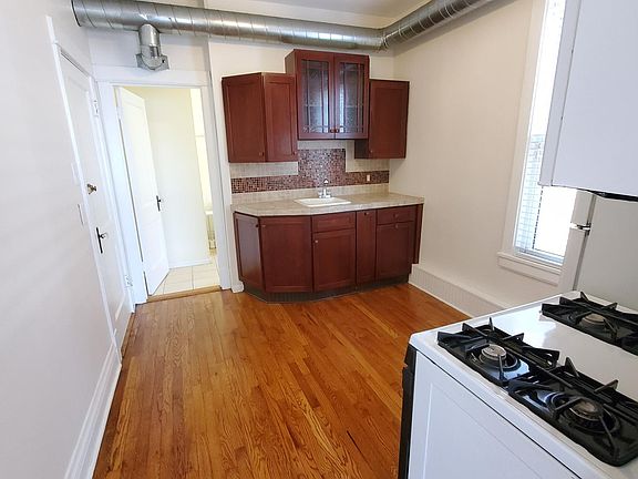 3rd image of 4940 W Hutchinson St #2F
