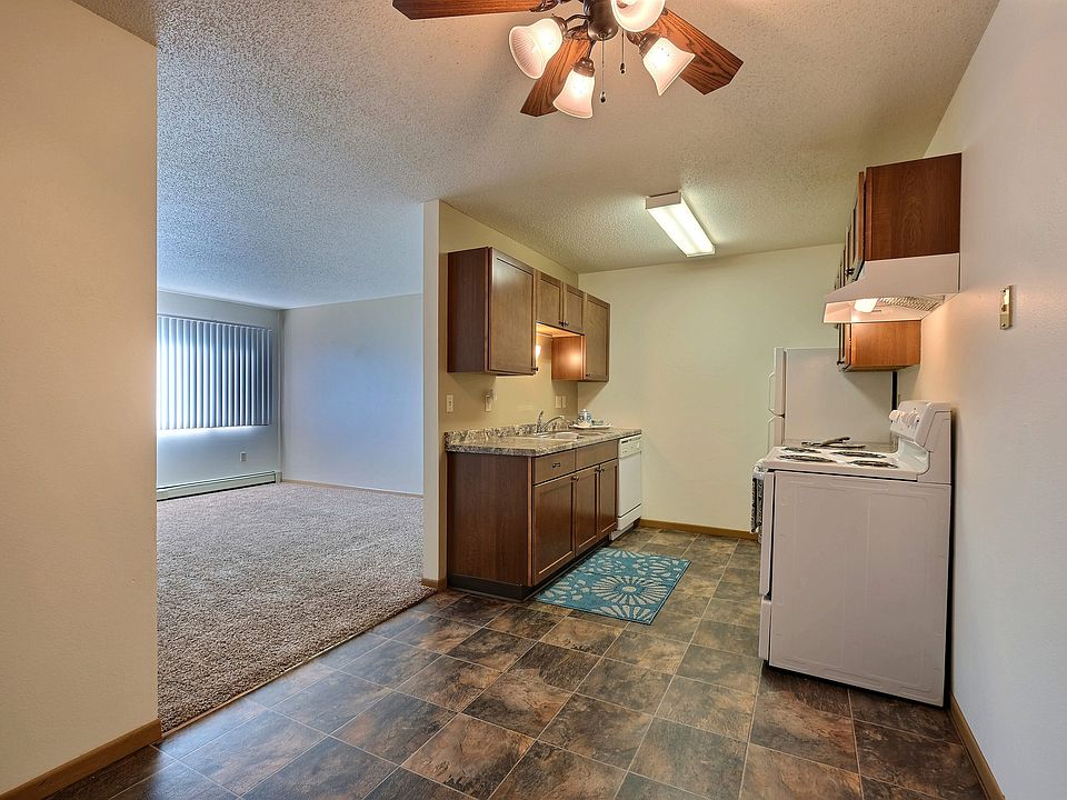Sterling Park Apartments ; 2 Bdrm - Kitchen