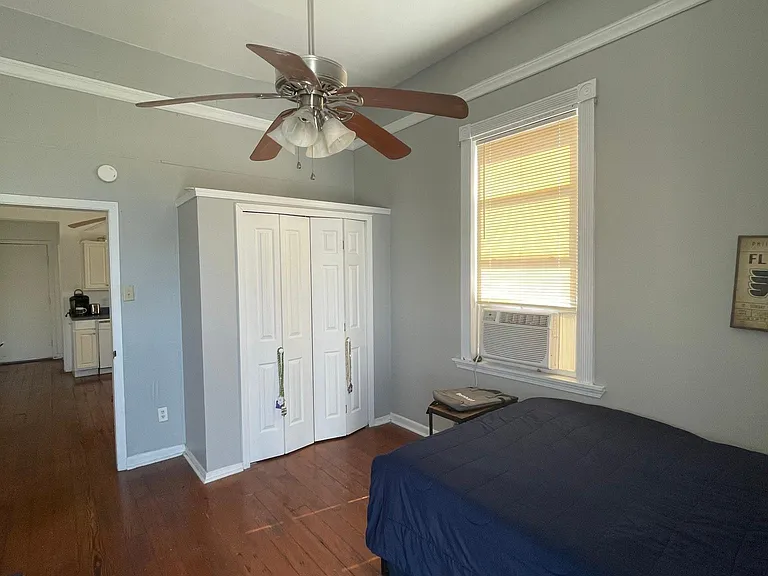 4311 Prytania St #4 — Photo 8