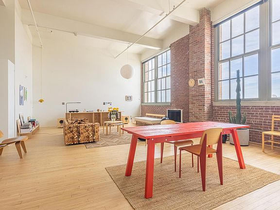 2nd image of 1850 Industrial St APT 612