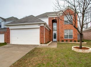 305 Attaway Dr, Euless, TX 76039