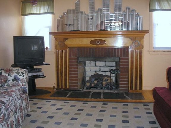 Living room with gas fireplace