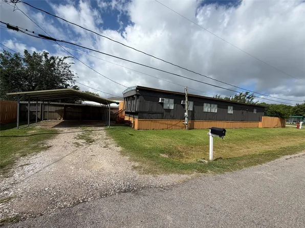 403 Avenue E, San Leon, TX 77539