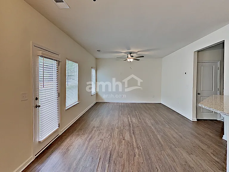 516 Woodall Rd — Photo 5