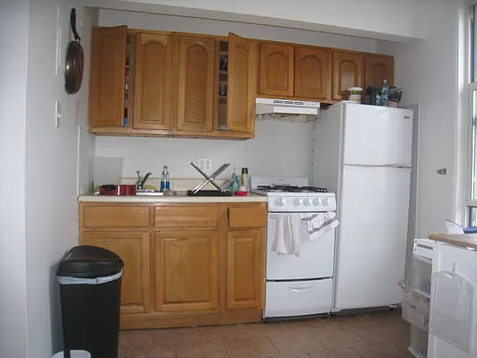 Rented by Alexiou Realty | media 2