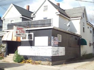 1118 E Lake Rd, Erie, PA 16507