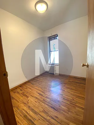 Rented by Kaden Realty | media 8