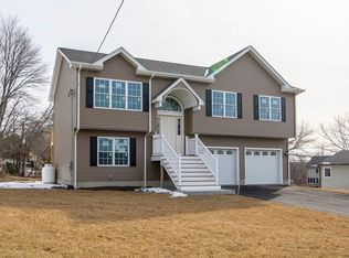 19 Hoover St, West Warwick, RI 02893