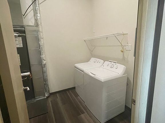 5th image of 843 Washington Ave #212