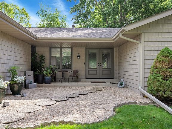 5th image of 1441 Ramsey Close