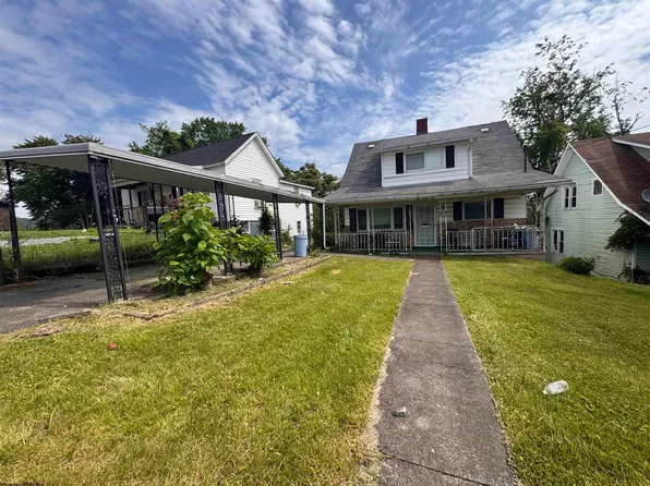 122 Chestnut St, Fairmont, WV 26554