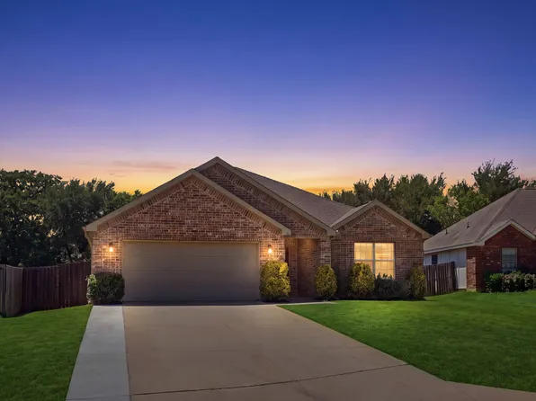 780 Countryside Dr, Aubrey, TX 76227