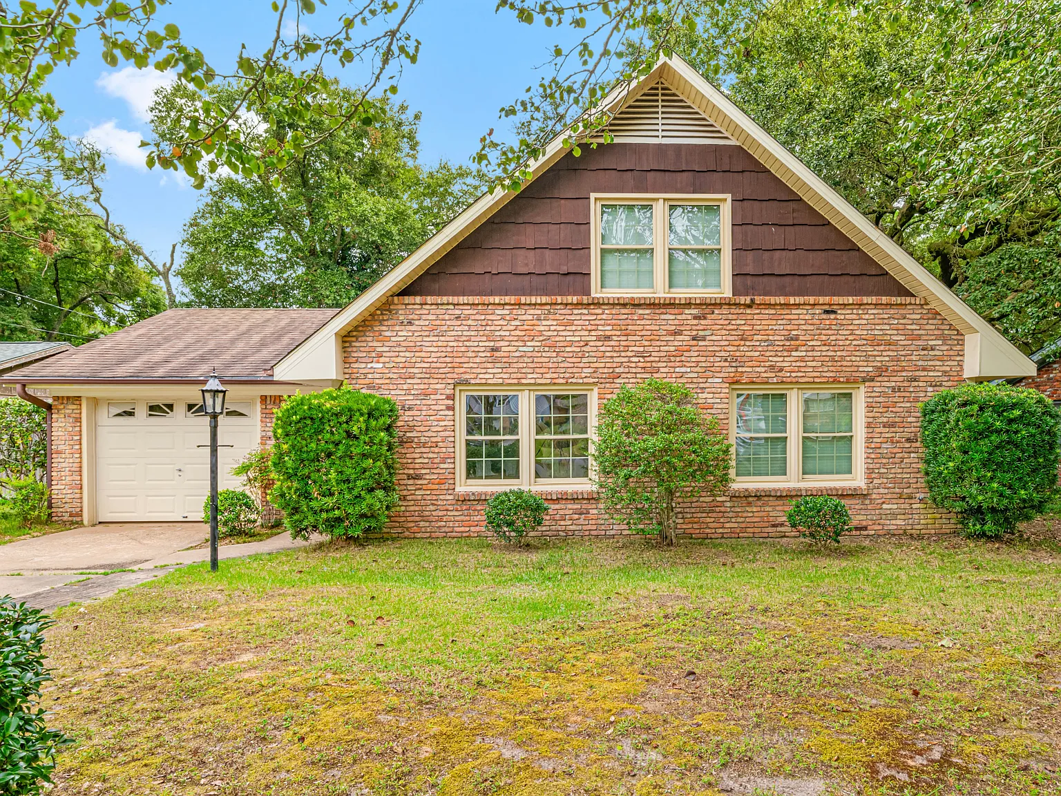 4 bed, 1646 sqft, $1,950 — Photo 1