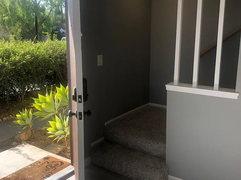 707 Colina Ln #B — Photo 17