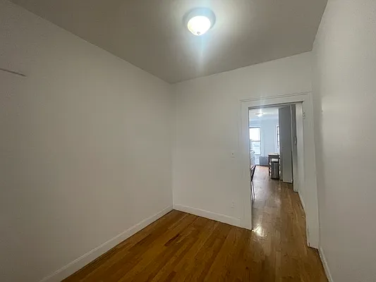 Rented by URBAN UTOPIA REALTY LLC | media 27