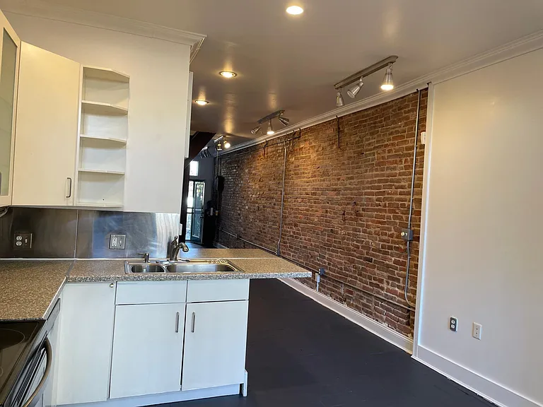 1383 Potomac Ave SE — Photo 14